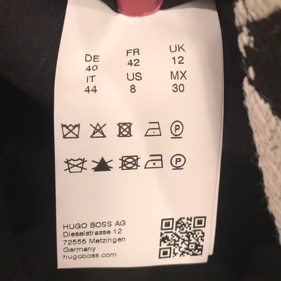 Hugo Boss brand size 8 lined straight skirt with zipper closure - Picture 7 of 7